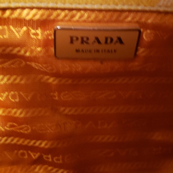 Prada women's vintage purse... Good condition - Picture 6 of 10